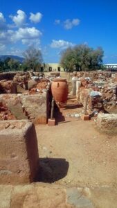 Besichtigung beim Rundgang vom Palast von Malia