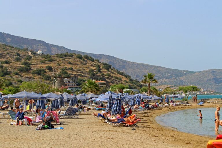 Windmühlen am Strand in Elounda auf Kreta
